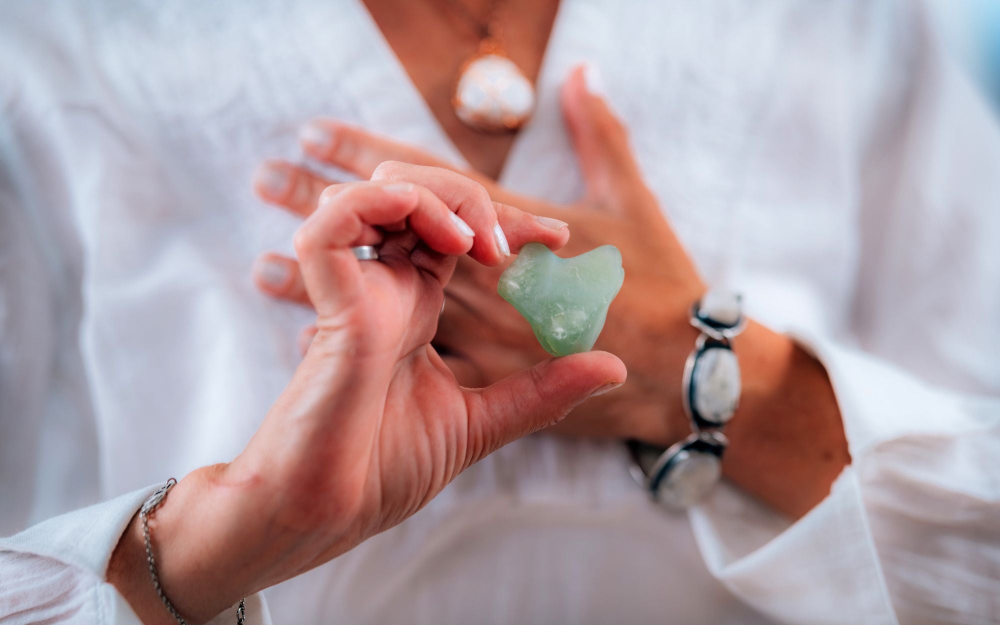 how to use green aventurine - meditation