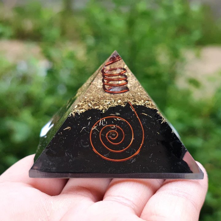 black tourmaline - calming crystals